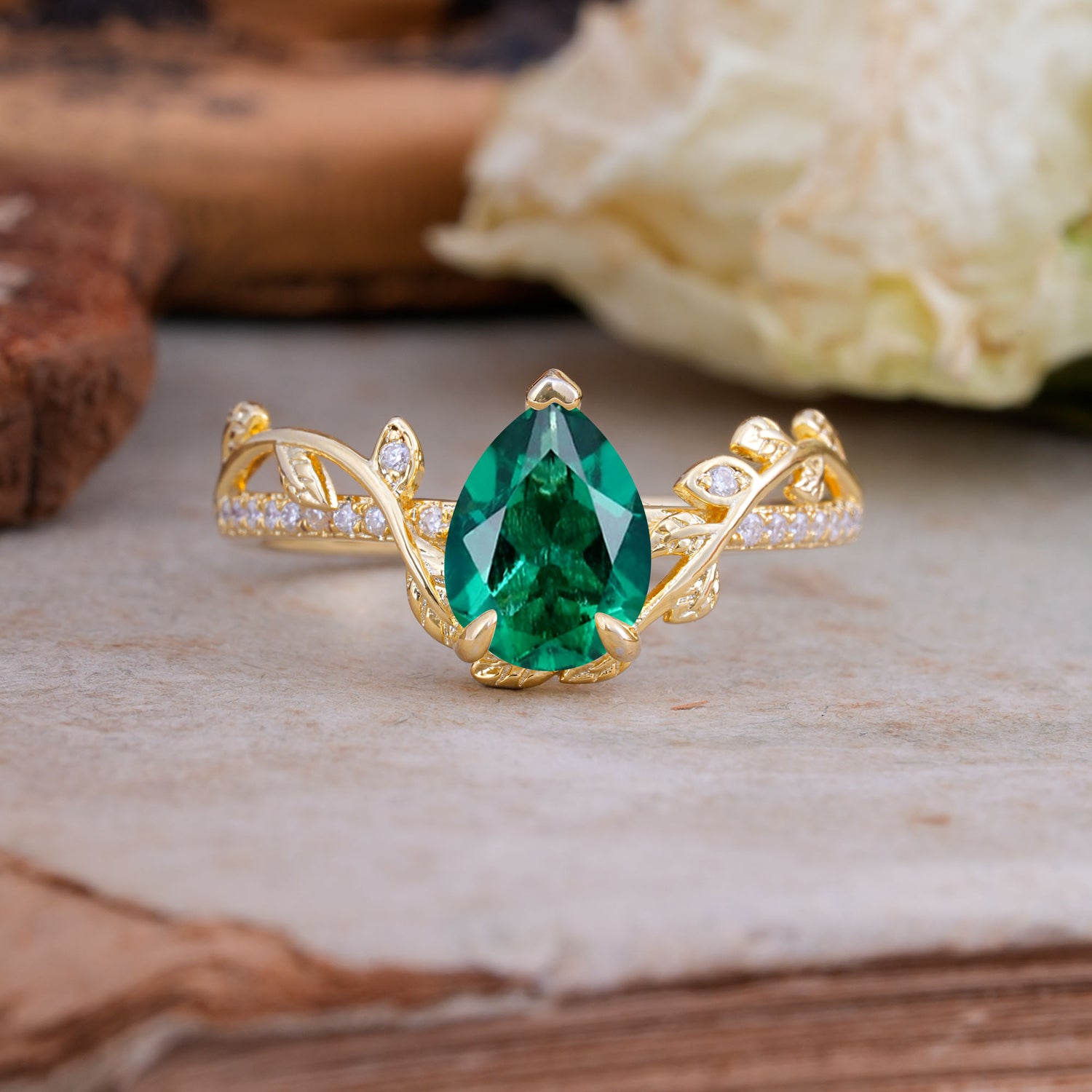 SR16988 Emerald Ring - Yellow-Gold
