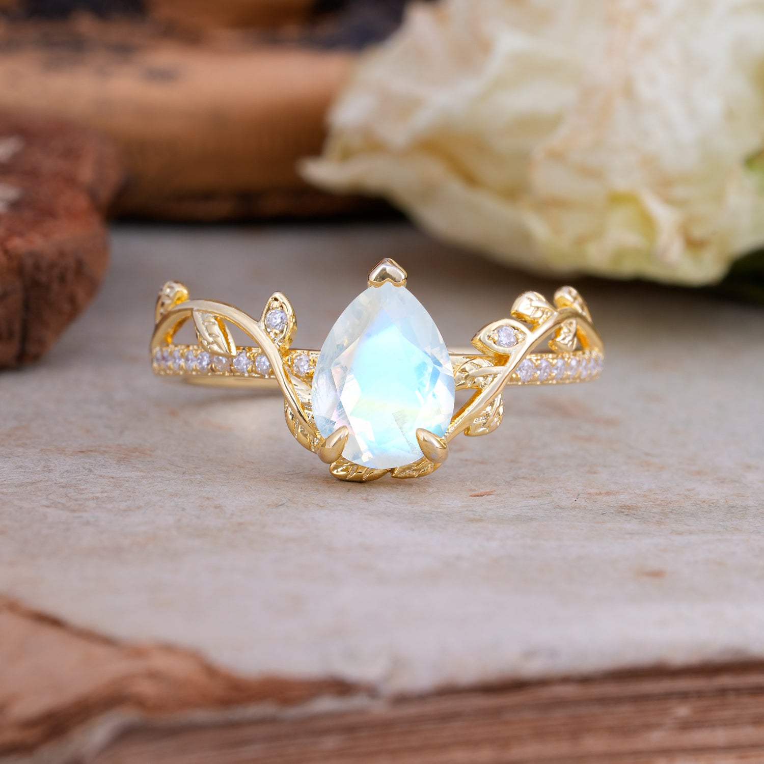 SR16988 Moonstone Ring - Yellow-Gold