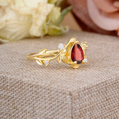 Branch-Inspired 3-Prong Pear-Cut Natural Garnet Engagement Ring