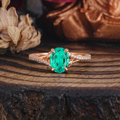 Luxury 4-Prong Oval Emerald Engagement Ring