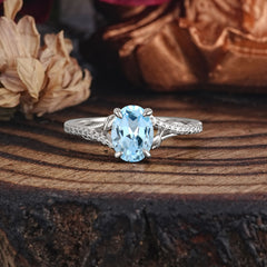 Luxury 4-Prong Oval Aquamarine Engagement Ring
