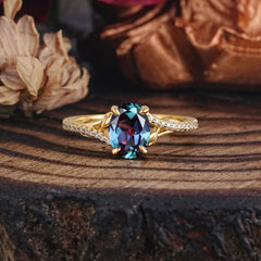 Luxury 4-Prong Oval Alexandrite Engagement Ring