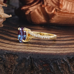 Luxury 4-Prong Oval Alexandrite Engagement Ring