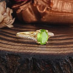 Luxury 4-Prong Oval Cut Natural Peridot Engagement Ring