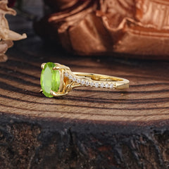 Luxury 4-Prong Oval Cut Natural Peridot Engagement Ring