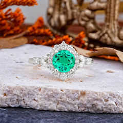 Luxury 4-Prong Round Cut Emerald Engagement Ring