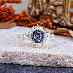 Luxury 4-Prong Round Cut Alexandrite Engagement Ring