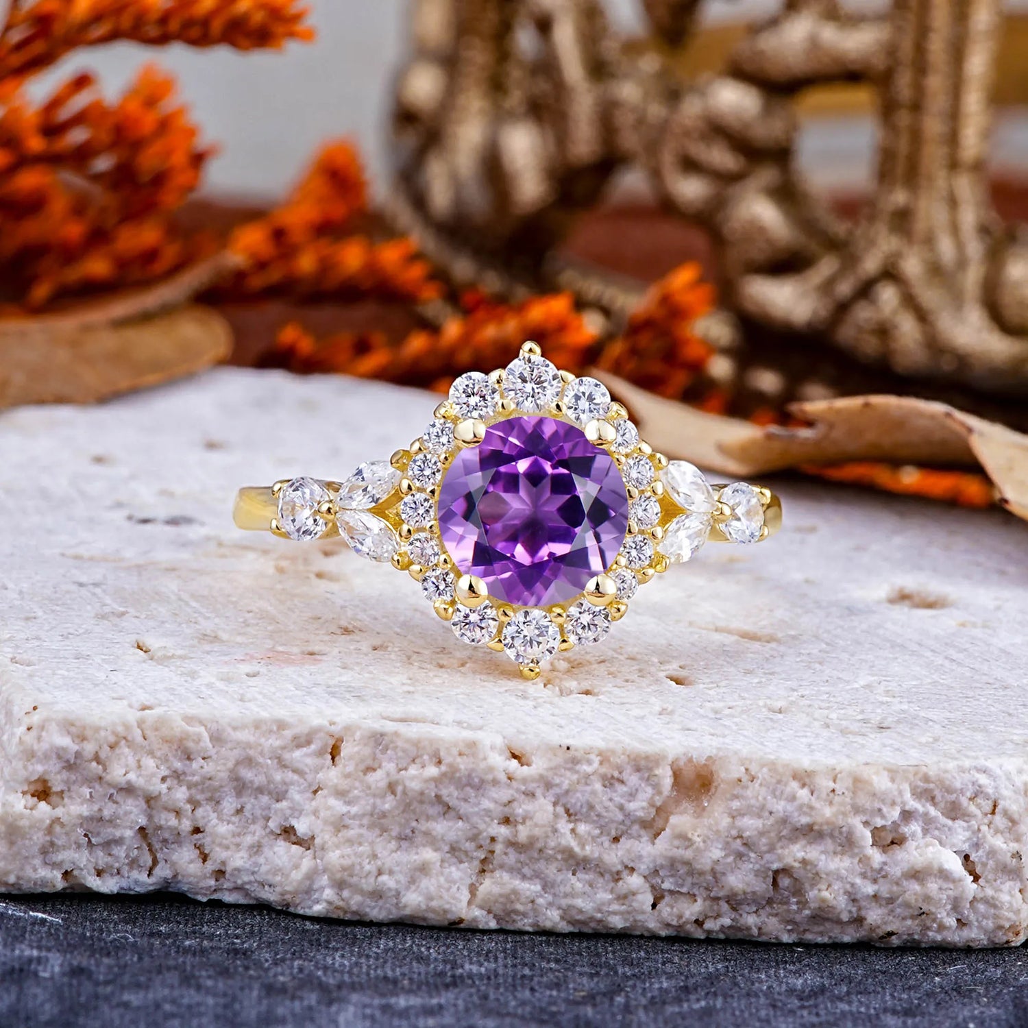 Luxury 4-Prong Round Cut Amethyst Engagement Ring