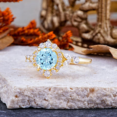Luxury 4-Prong Round Cut Aquamarine Engagement Ring