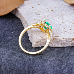Luxury 4-Prong Round Cut Emerald Engagement Ring
