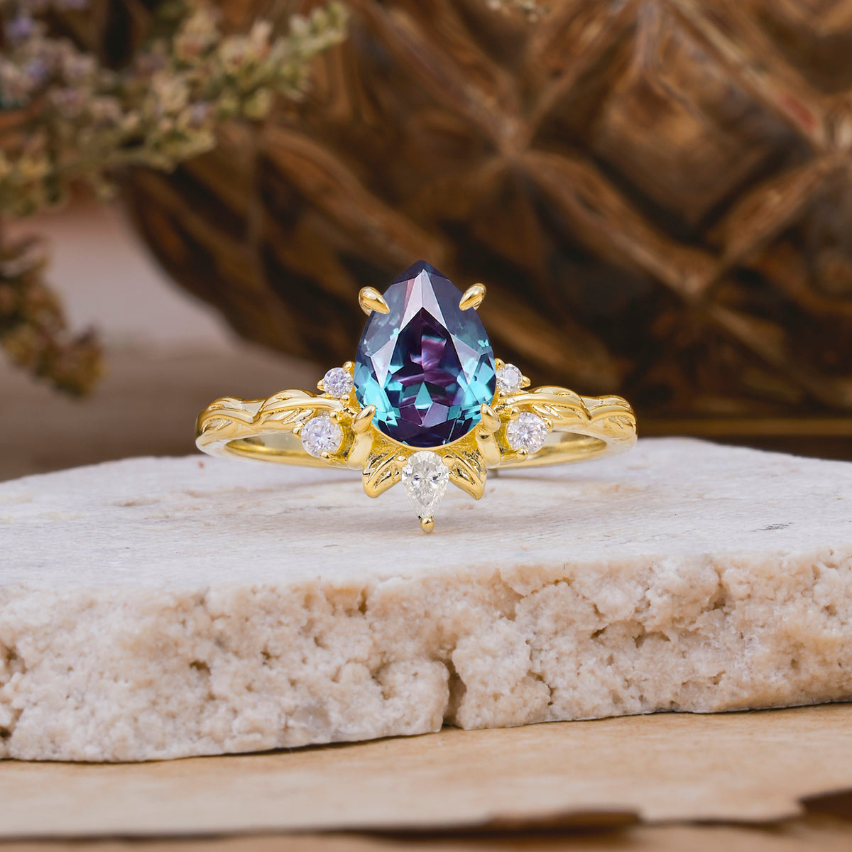 SR16996 Alexandrite Ring - Yellow-Gold