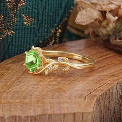 Luxury Nature-Inspired 6 Prong Hexagonal Peridot Engagement Ring