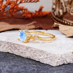 Heirloom-Grade 4 Prong Round Cut Moonstone Ring
