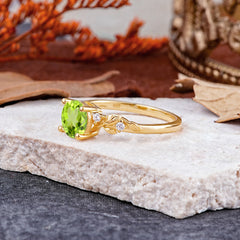 Heirloom-Grade 4 Prong Round Cut Peridot Ring