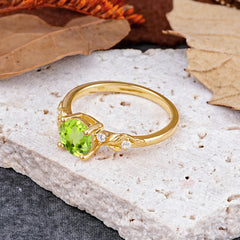 Heirloom-Grade 4 Prong Round Cut Peridot Ring