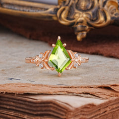 Luxury Nature-Inspired Kite-Cut Peridot Engagement Ring