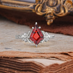 Luxury Nature-Inspired Kite-Cut Natural Garnet Engagement Ring
