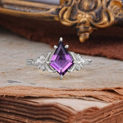 Luxury Nature-Inspired Kite-Cut Natural Amethyst Engagement Ring