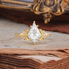 Luxury Nature-Inspired Kite-Cut Moissanite Engagement Ring