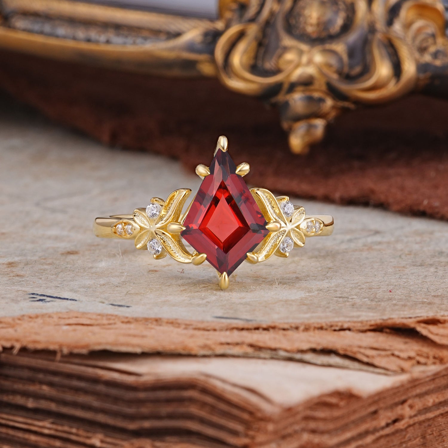 Luxury Nature-Inspired Kite-Cut Natural Garnet Engagement Ring - Romalar Jewelry