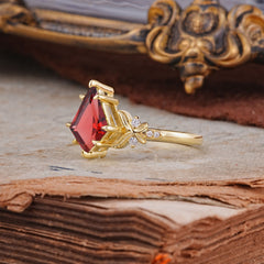Luxury Nature-Inspired Kite-Cut Natural Garnet Engagement Ring