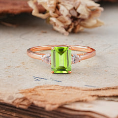 Vintage - Style 4 Prong Emerald Cut Peridot Ring