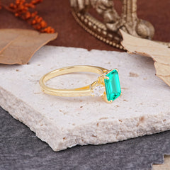 Vintage - Style 4 Prong Emerald Cut Emerald Ring