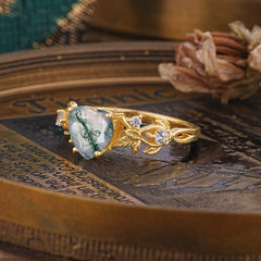 Woodland 4 Prong Heart Moss Agate Wedding Ring