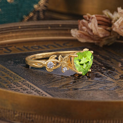 Woodland 4 Prong Heart Peridot Wedding Ring