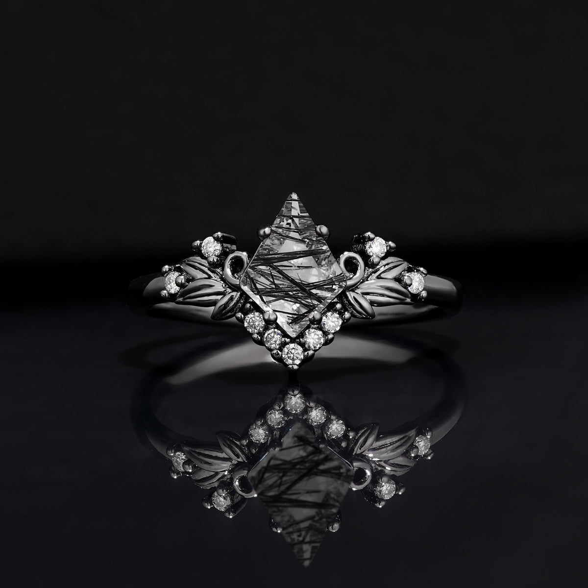 Halloween Exclusive Classic Luxury Nature-Inspired 4-Prong Kite-Cut Engagement Ring
