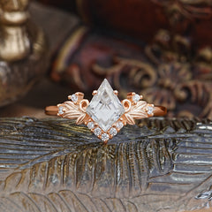 Luxury Nature-Inspired 4-Prong Kite-Cut Moissanite Engagement Ring