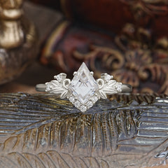 Luxury Nature-Inspired 4-Prong Kite-Cut Moissanite Engagement Ring