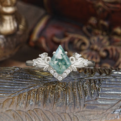 Luxury Nature-Inspired 4-Prong Kite-Cut Natural Moss Agate Engagement Ring