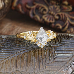 Luxury Nature-Inspired 4-Prong Kite-Cut Moissanite Engagement Ring
