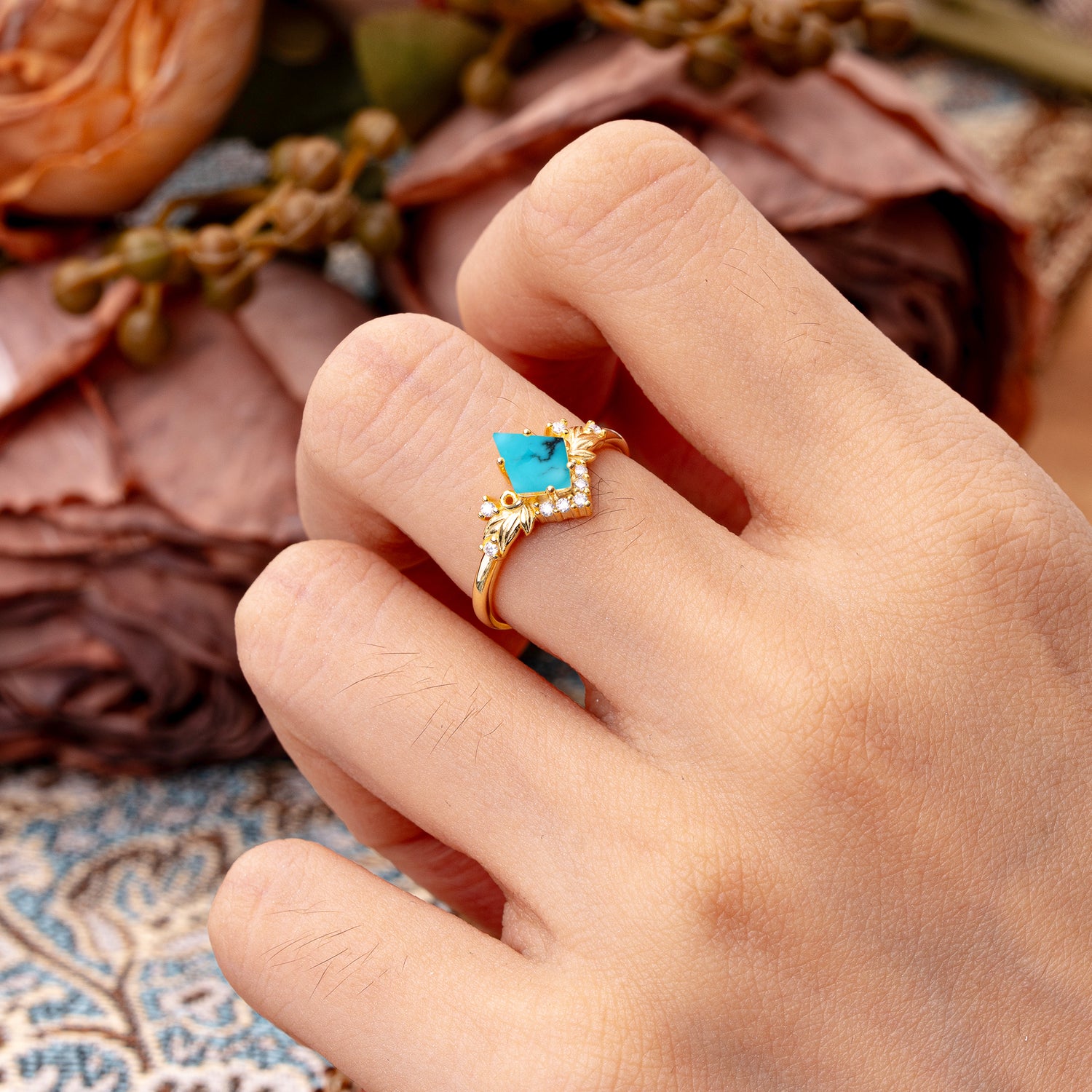 Luxury Nature-Inspired 4-Prong Kite-Cut Natural Turquoise Engagement Ring