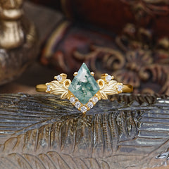 Luxury Nature-Inspired 4-Prong Kite-Cut Natural Moss Agate Engagement Ring
