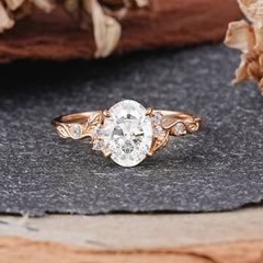 Retro Nature-Inspired 4-Prong Oval-Cut Moissanite Engagement Ring