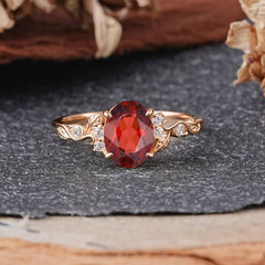 Retro Nature-Inspired 4-Prong Oval-Cut Garnet Engagement Ring