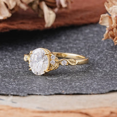 Retro Nature-Inspired 4-Prong Oval-Cut Moissanite Engagement Ring