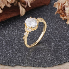 Retro Nature-Inspired 4-Prong Oval-Cut Moissanite Engagement Ring