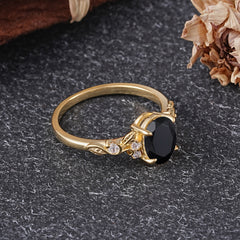 Retro Nature-Inspired 4-Prong Oval-Cut Black Onyx Engagement Ring