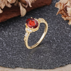 Retro Nature-Inspired 4-Prong Oval-Cut Garnet Engagement Ring