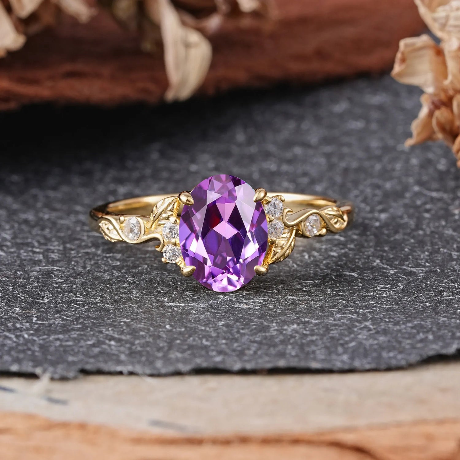 Retro Nature-Inspired 4-Prong Oval-Cut Amethyst Engagement Ring