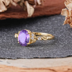Retro Nature-Inspired 4-Prong Oval-Cut Amethyst Engagement Ring