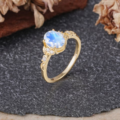 Retro Nature-Inspired 4-Prong Oval-Cut Moonstone Engagement Ring