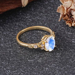 Retro Nature-Inspired 4-Prong Oval-Cut Moonstone Engagement Ring