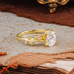 Nature-Inspired Vine-Entwined 4-Prong Teardrop-Cut Moissanite Engagement Ring