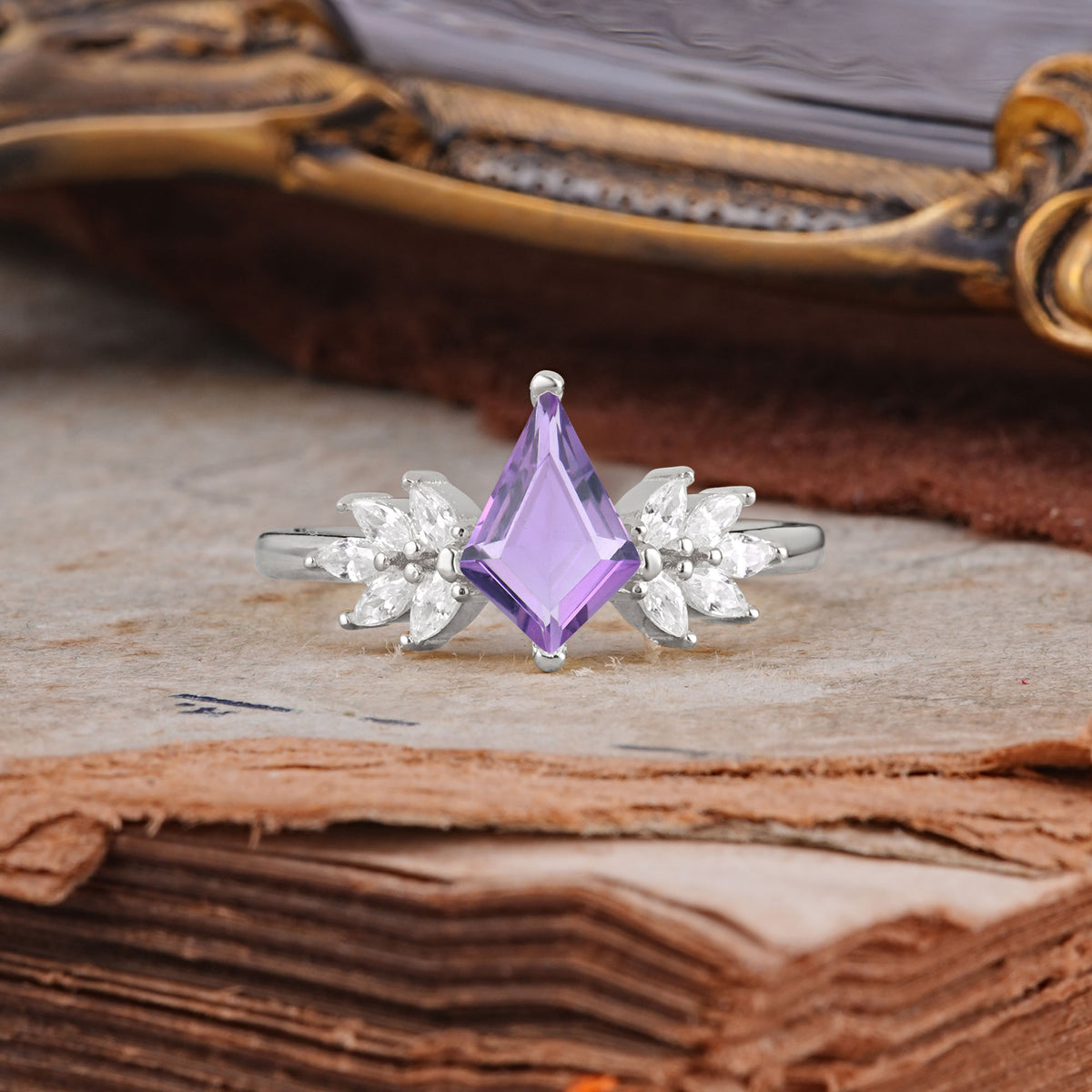 SR17017 Amethyst Ring - Additional view