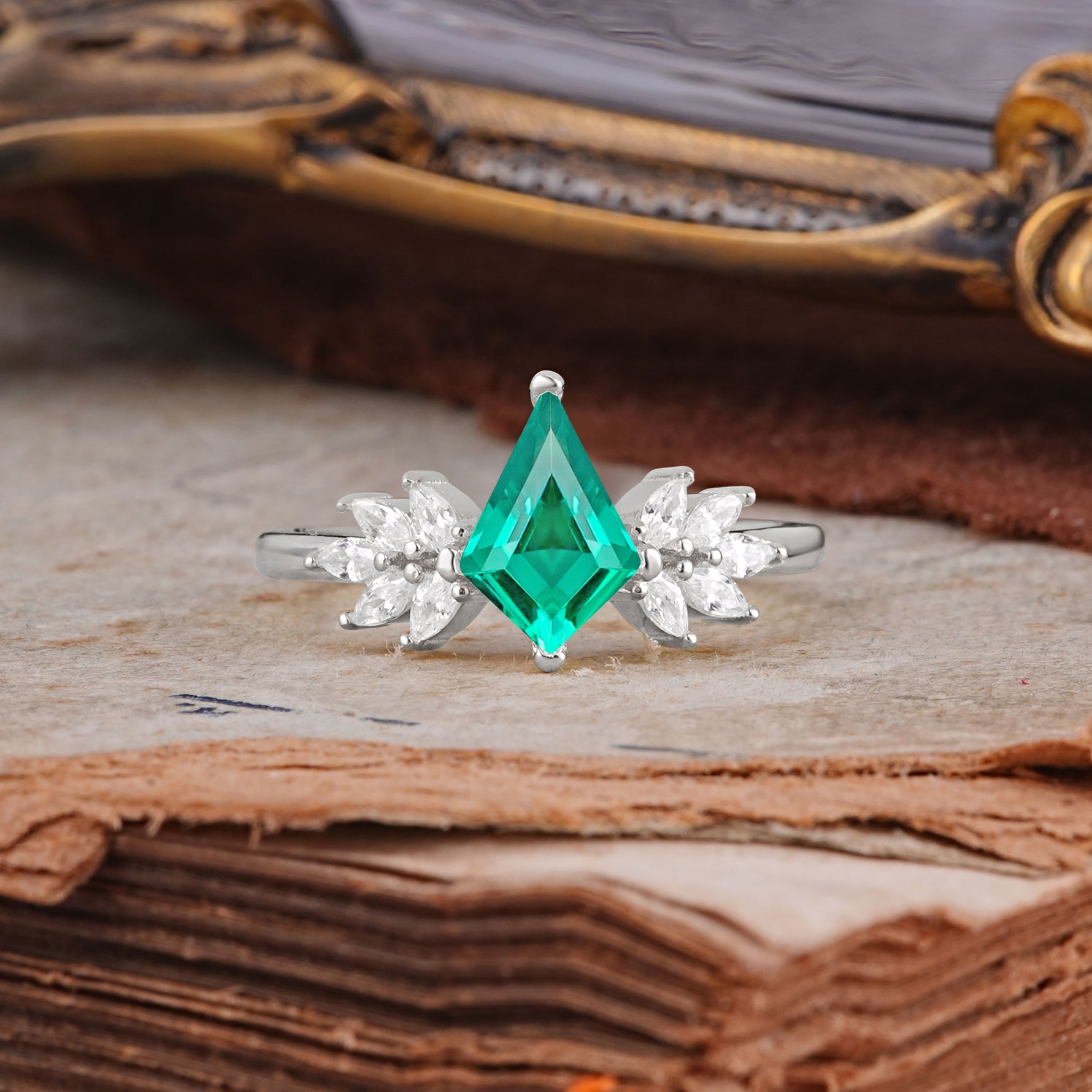 SR17017 Emerald Ring - Additional view