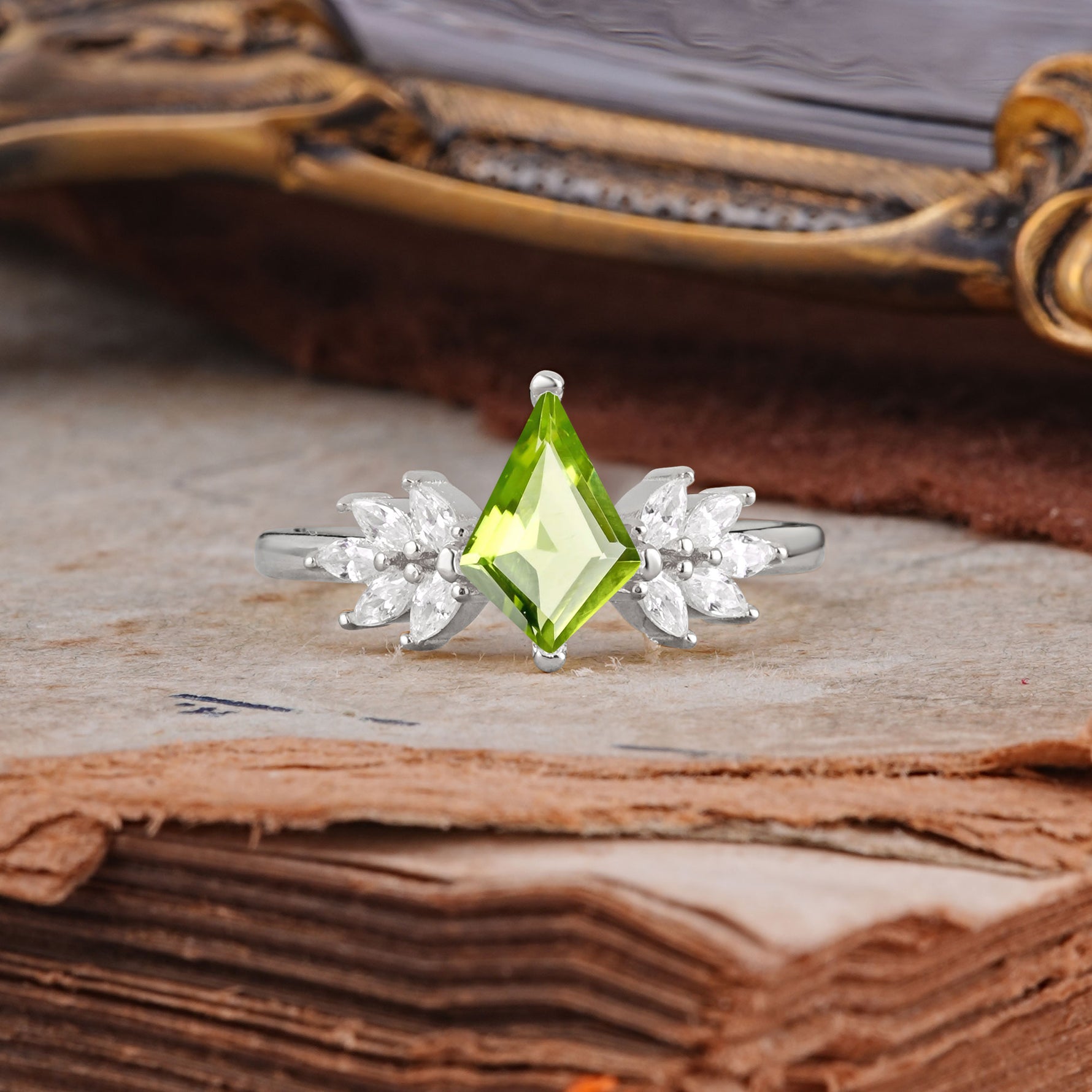 SR17017 Peridot Ring - Additional view